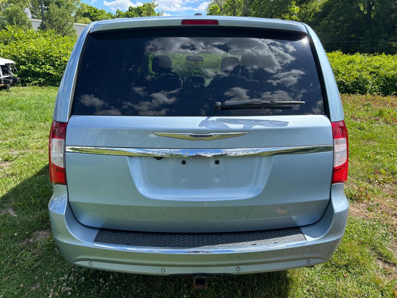Chrysler Town & Country Touring-L 2013