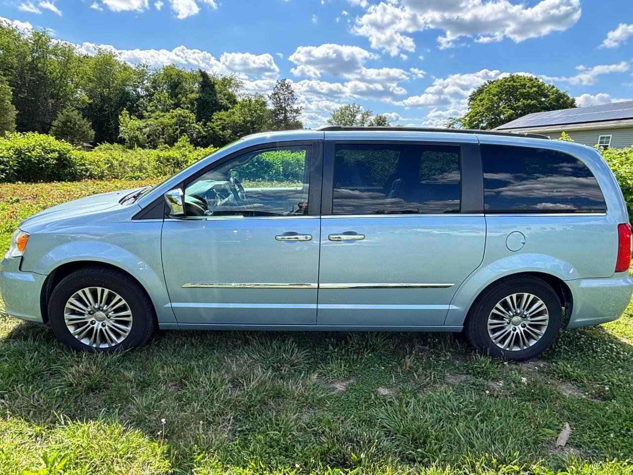 Chrysler Town & Country Touring-L 2013