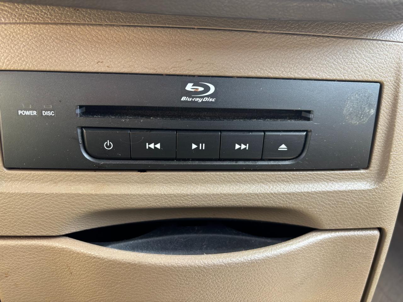 Chrysler Town & Country Touring-L 2013