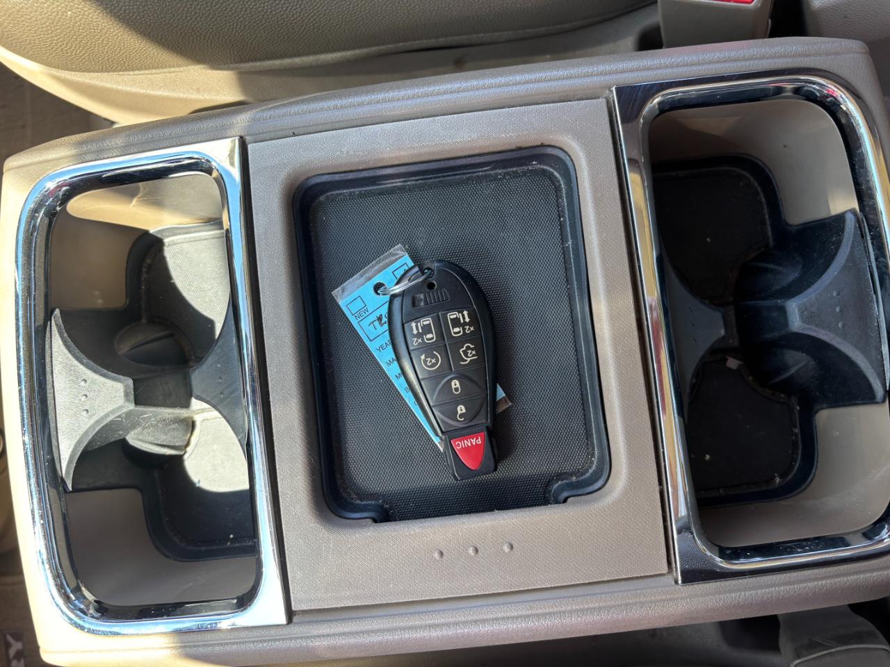 Chrysler Town & Country Touring-L 2013