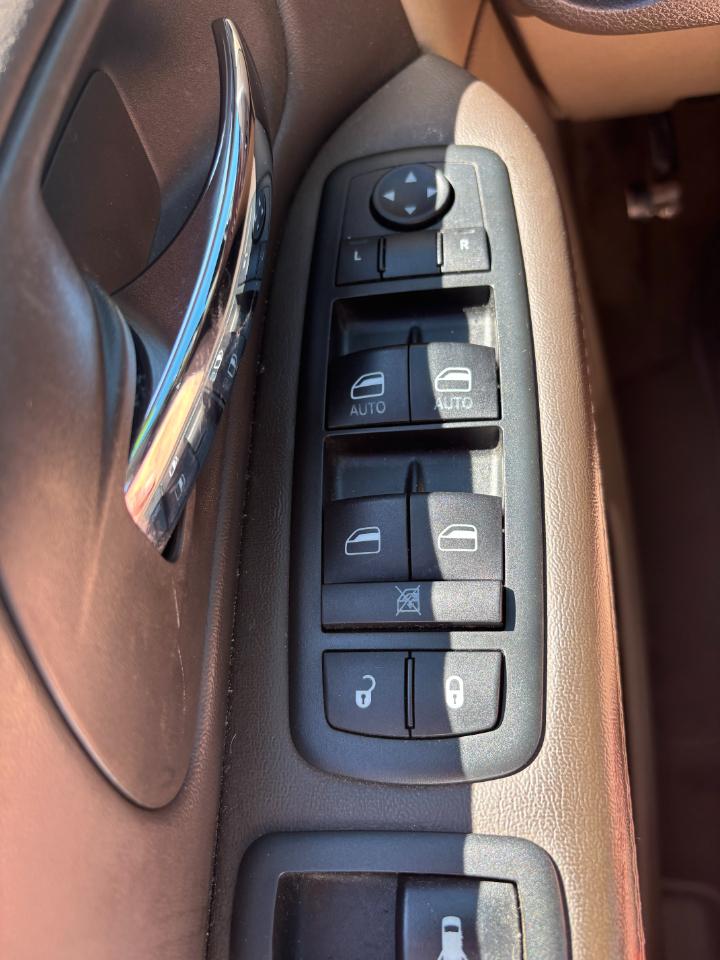 Chrysler Town & Country Touring-L 2013