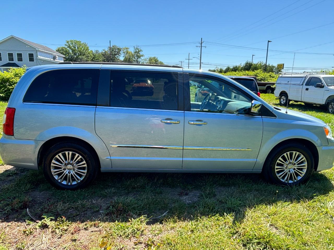 Chrysler Town & Country Touring-L 2013