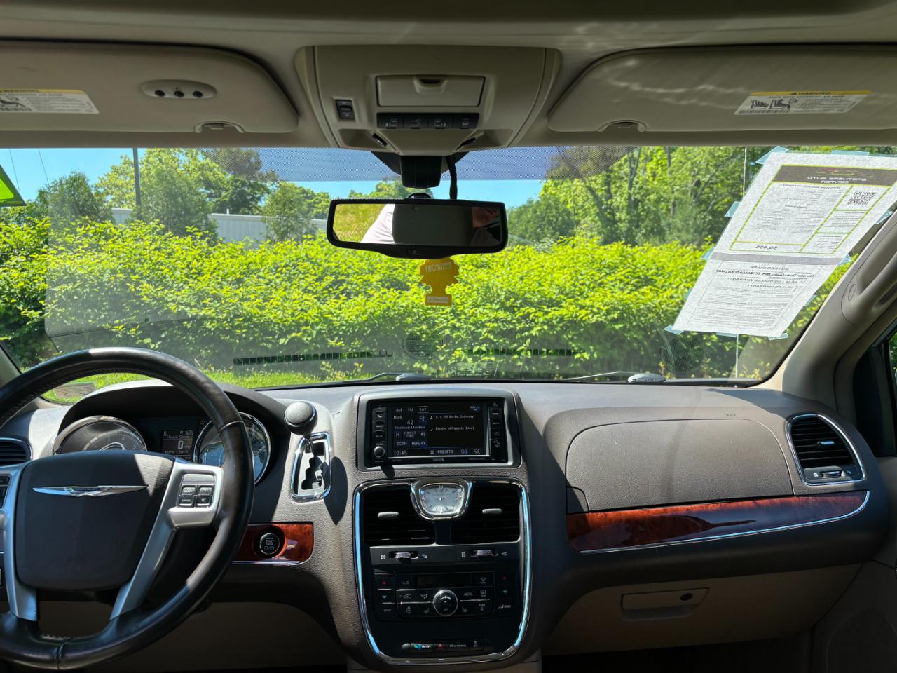 Chrysler Town & Country Touring-L 2013