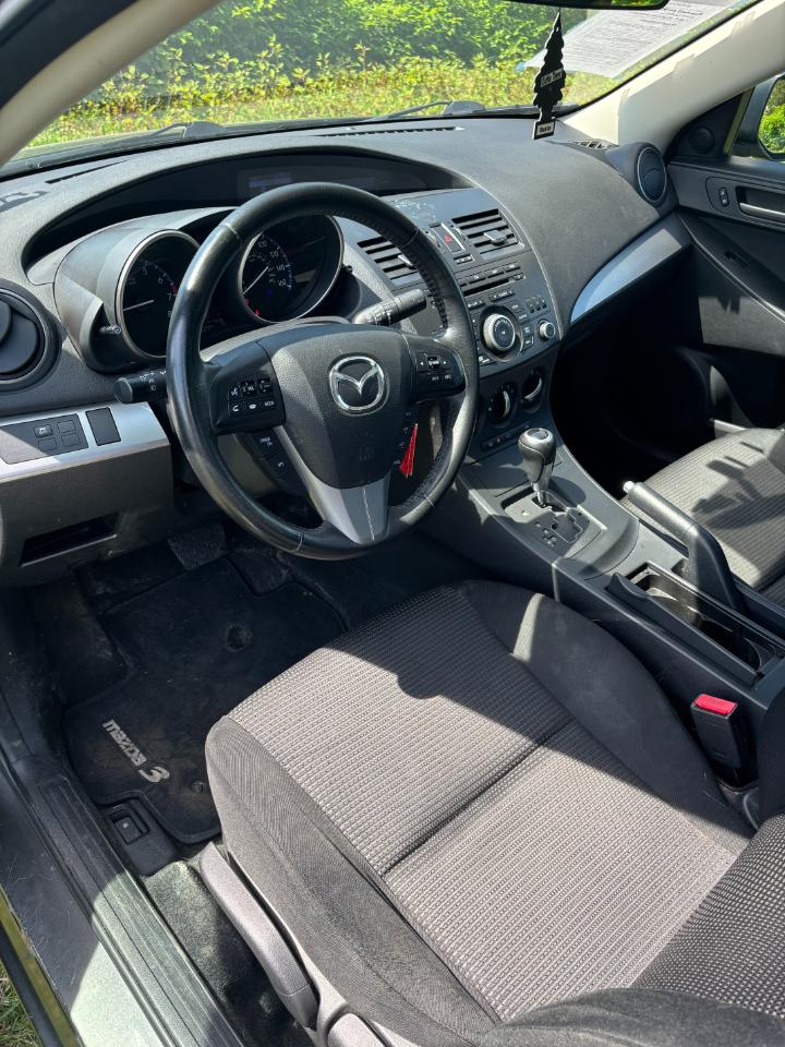 Mazda MAZDA3 i Touring 2012