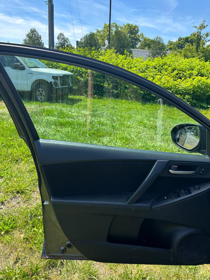 Mazda MAZDA3 i Touring 2012