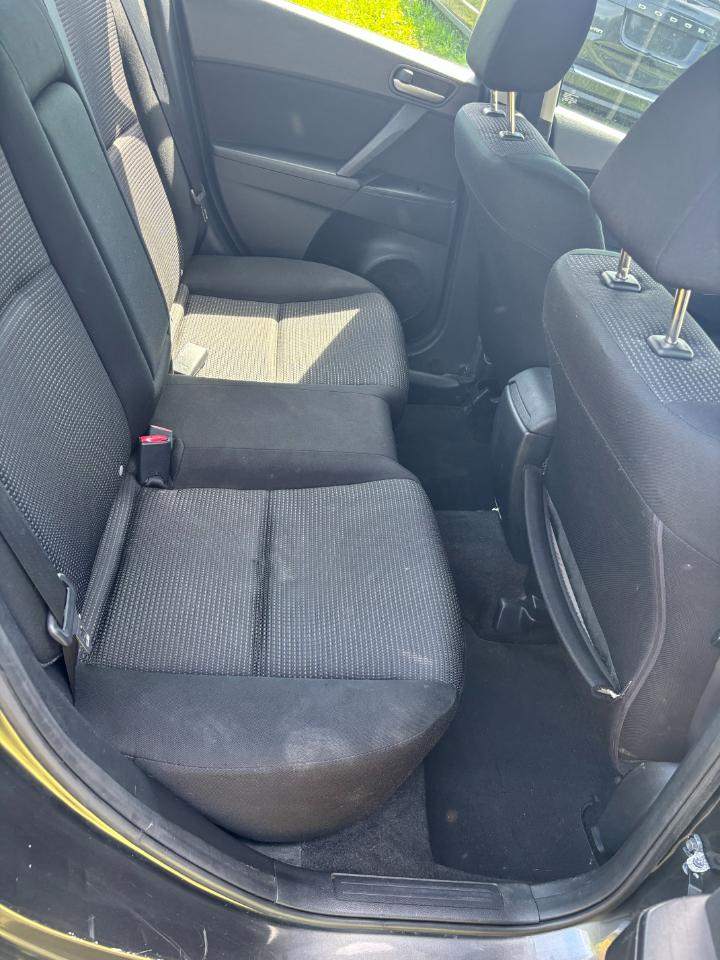 Mazda MAZDA3 i Touring 2012