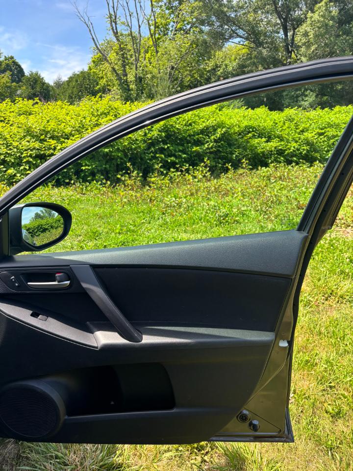 Mazda MAZDA3 i Touring 2012