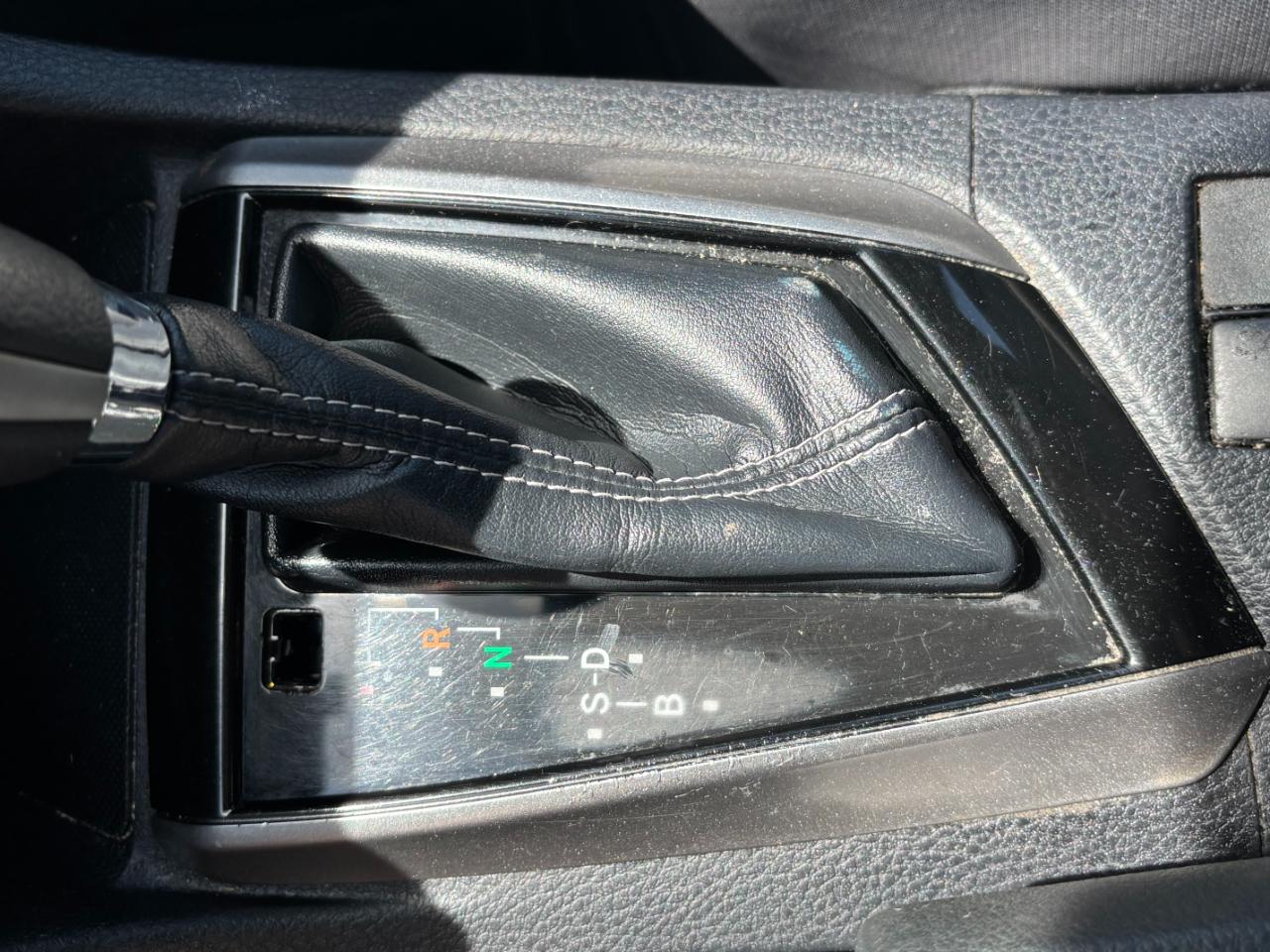 Toyota Corolla 4dr Sdn CVT LE Premium (Natl) 2014