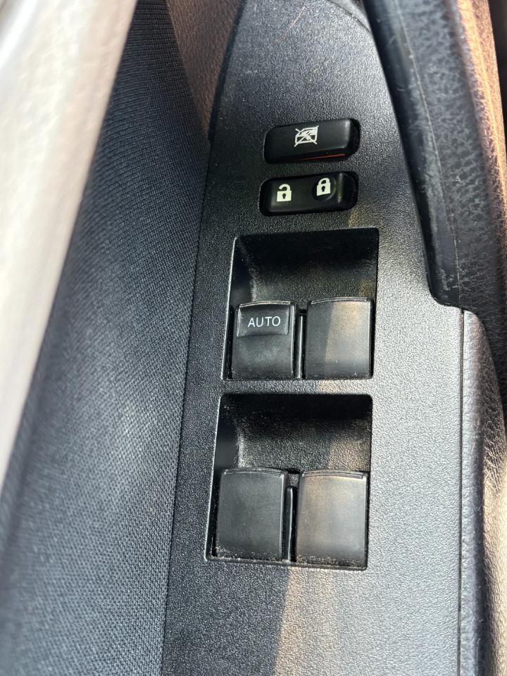 Toyota Corolla 4dr Sdn CVT LE Premium (Natl) 2014