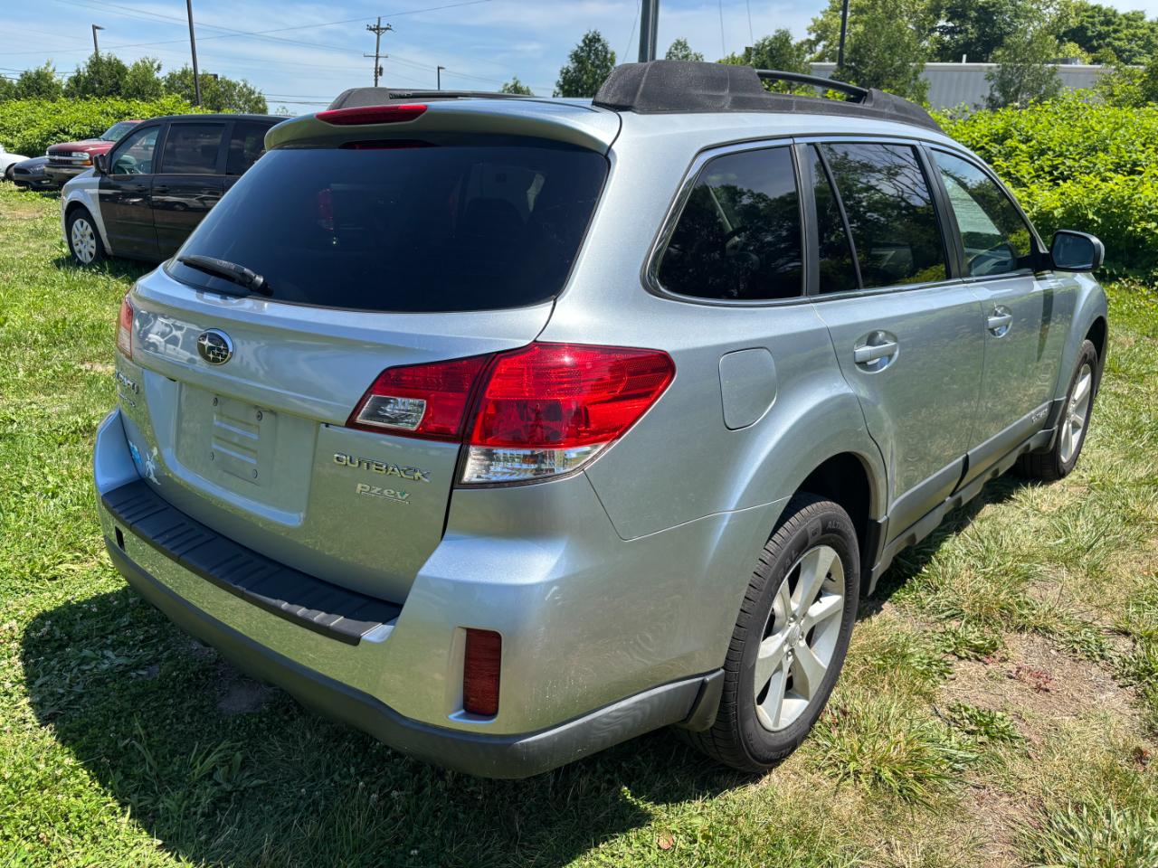 Subaru Outback 4dr Wgn H4 Auto 2.5i Premium 2013