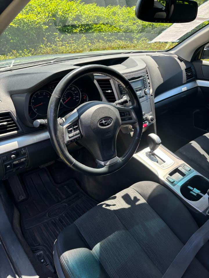 Subaru Outback 4dr Wgn H4 Auto 2.5i Premium 2013