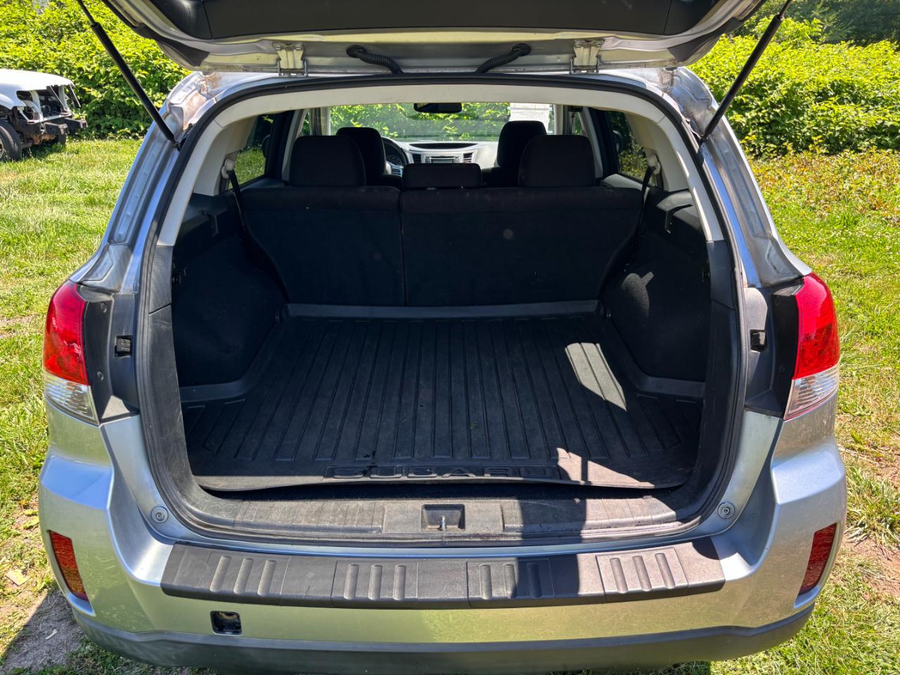 Subaru Outback 4dr Wgn H4 Auto 2.5i Premium 2013