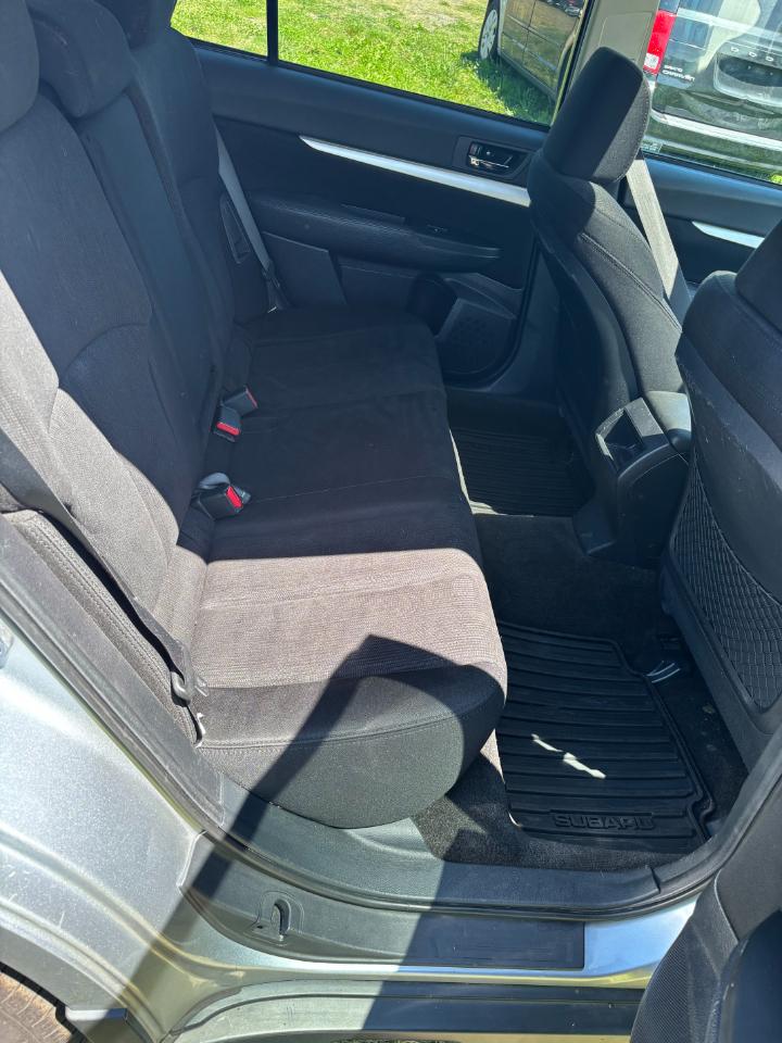 Subaru Outback 4dr Wgn H4 Auto 2.5i Premium 2013