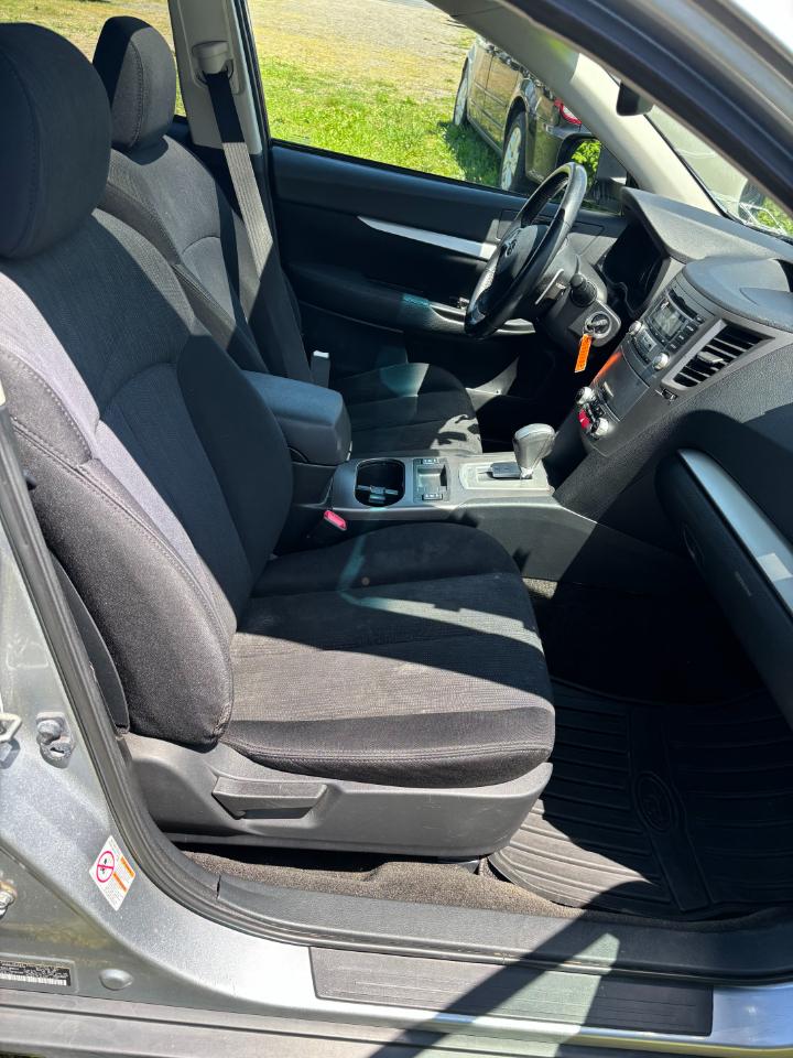 Subaru Outback 4dr Wgn H4 Auto 2.5i Premium 2013