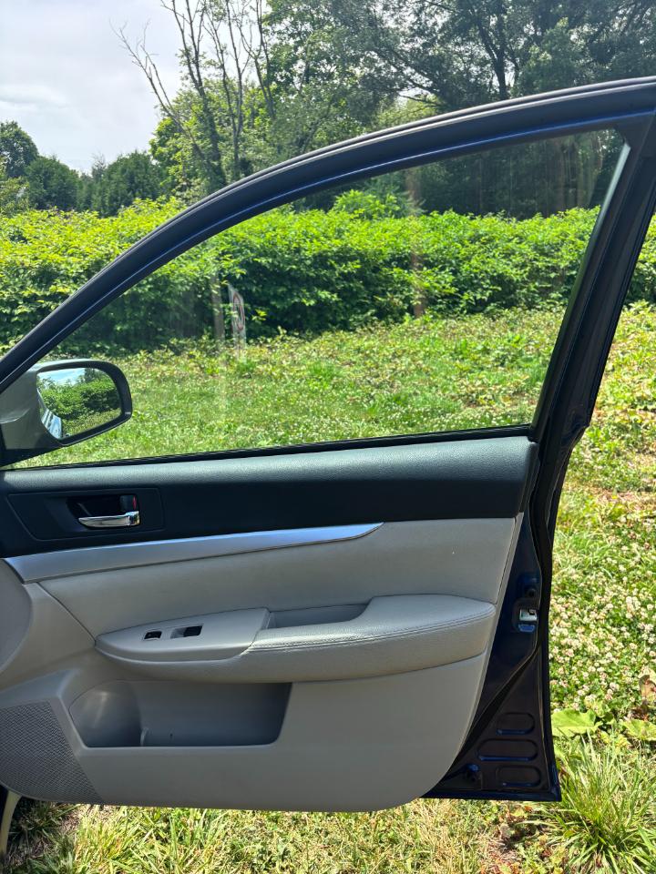 Subaru Outback 2.5i Premium 2010