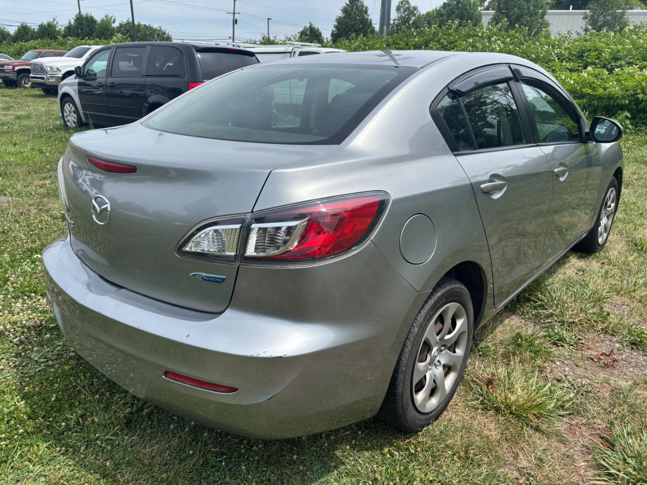 Mazda MAZDA3 i Sport 2013