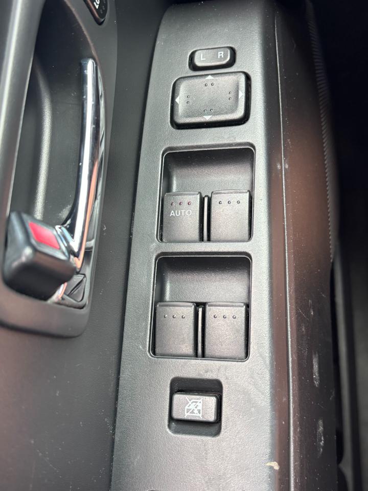 Mazda MAZDA5 Sport 2014