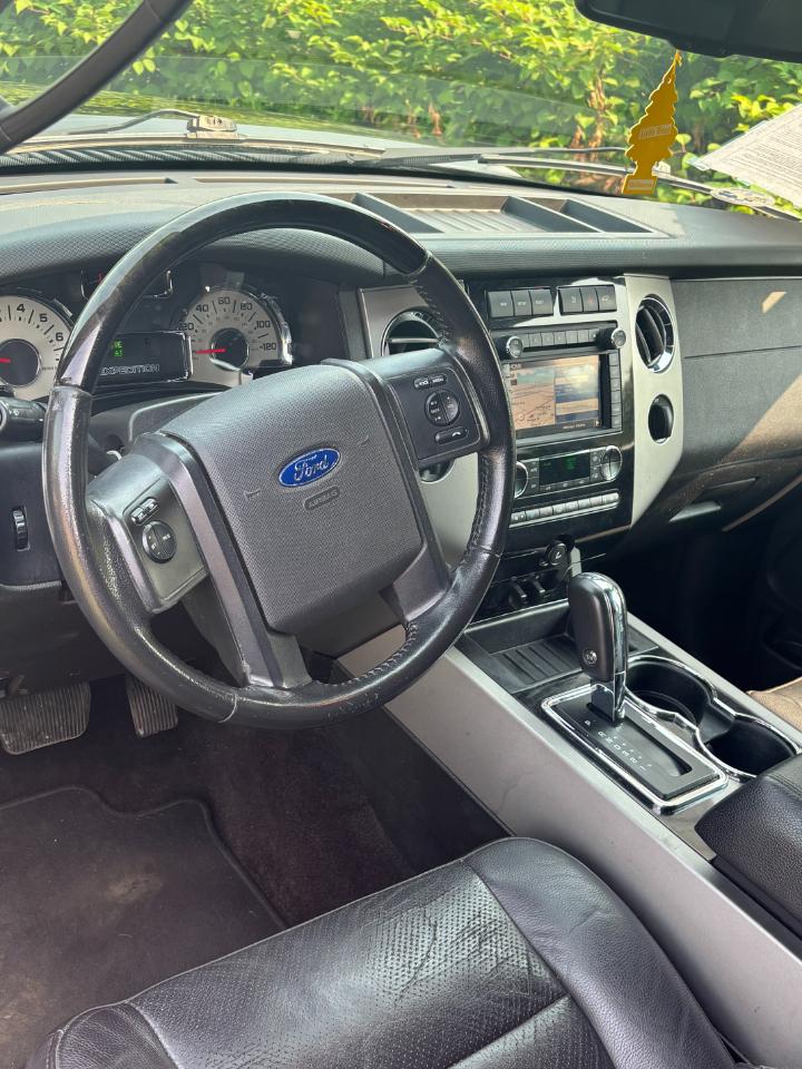 Ford Expedition 4WD 4dr Limited 2013