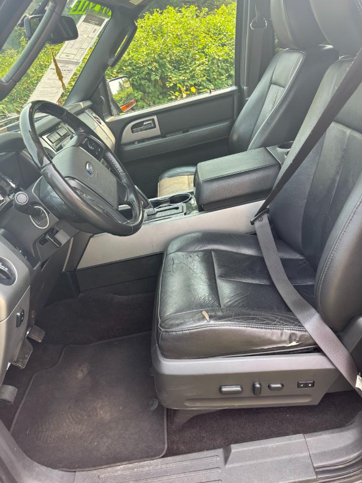 Ford Expedition 4WD 4dr Limited 2013
