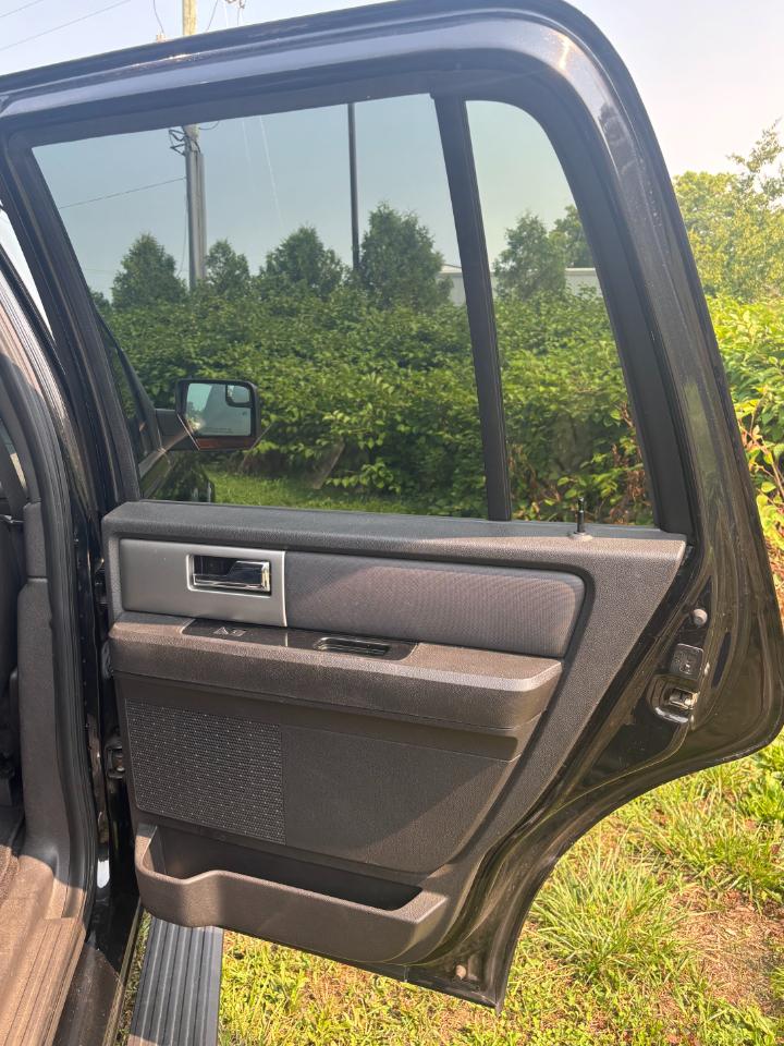 Ford Expedition 4WD 4dr Limited 2013