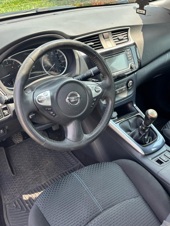 Nissan Sentra SR Turbo Manual 2017