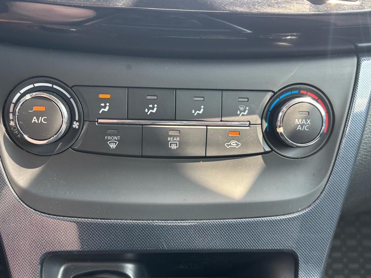 Nissan Sentra SR Turbo Manual 2017