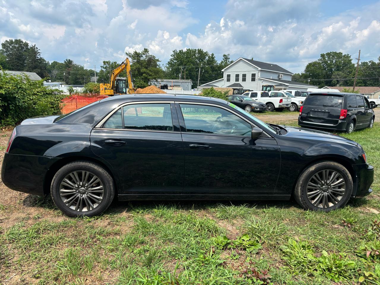Chrysler 300 4dr Sdn 300C John Varvatos Limited Edition AWD 2014