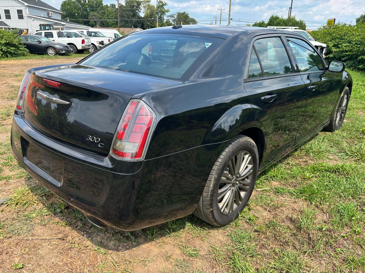 Chrysler 300 4dr Sdn 300C John Varvatos Limited Edition AWD 2014