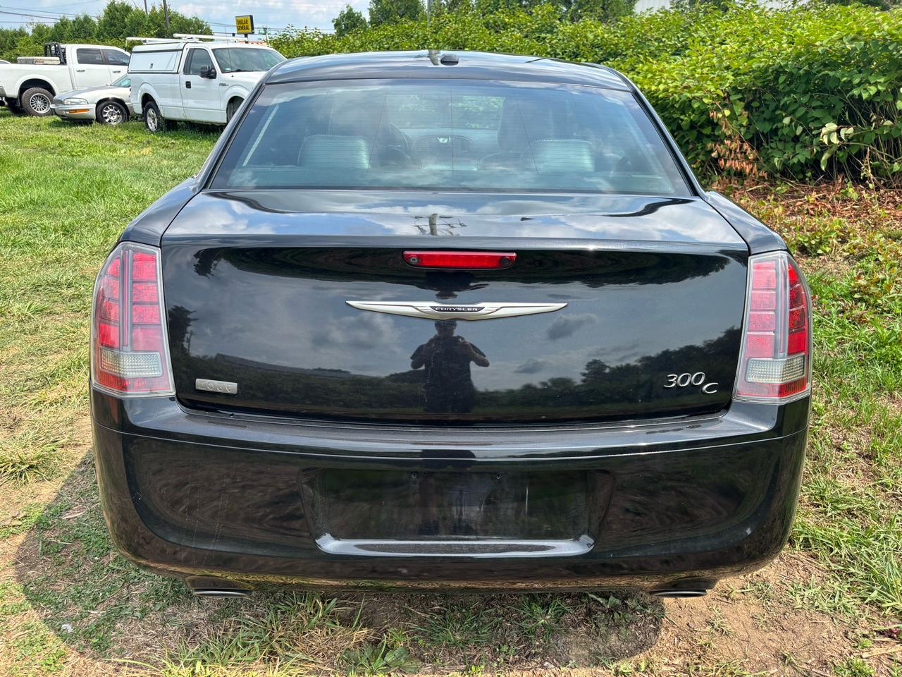 Chrysler 300 4dr Sdn 300C John Varvatos Limited Edition AWD 2014