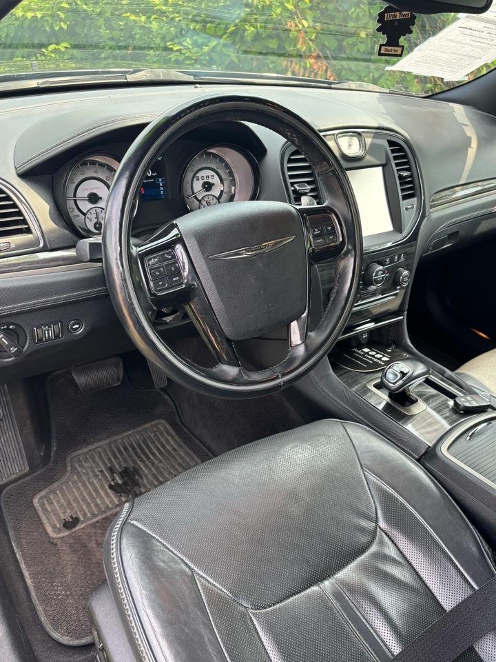 Chrysler 300 4dr Sdn 300C John Varvatos Limited Edition AWD 2014