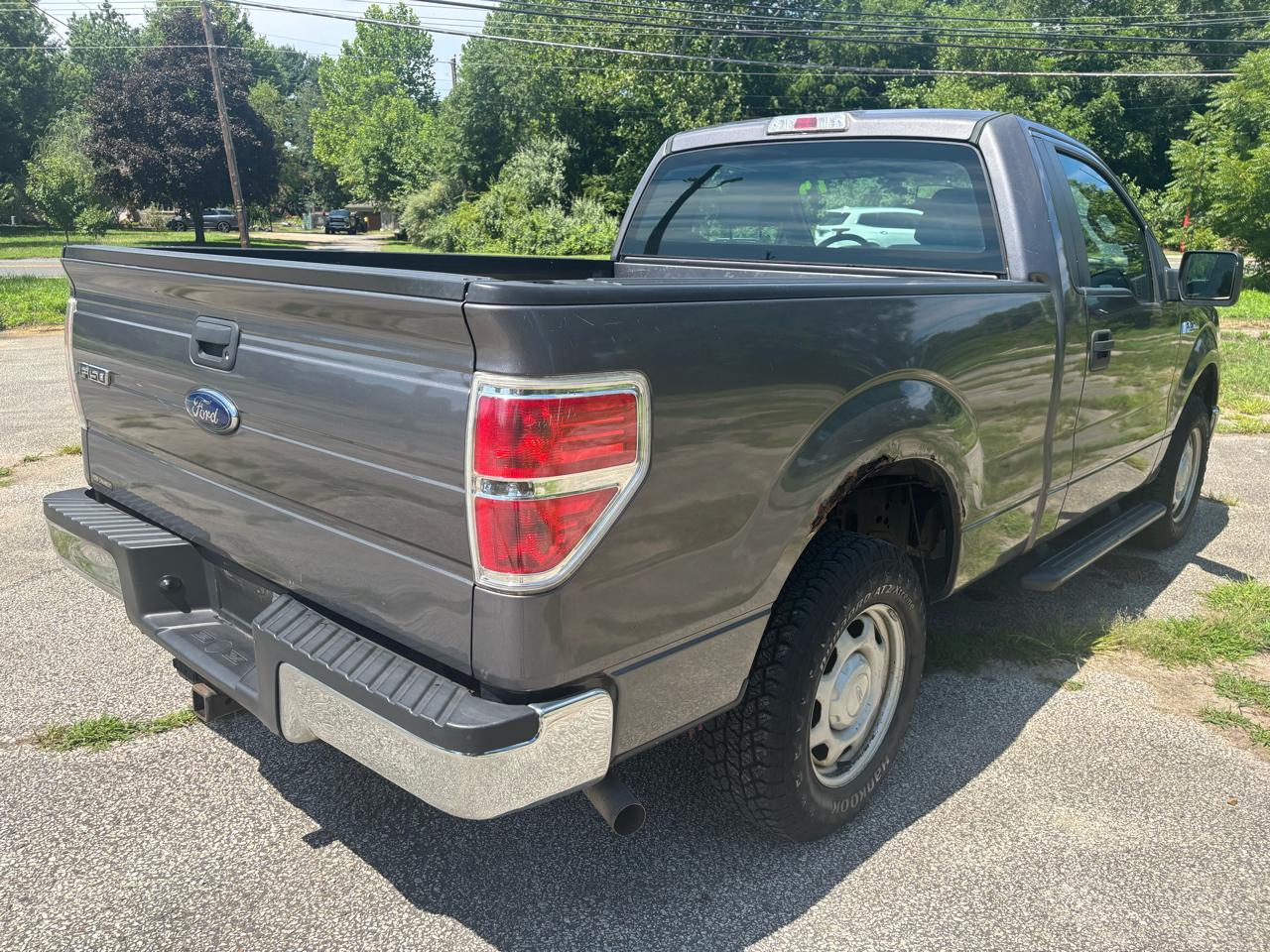 Ford F-150 XLT Reg. Cab Short Bed 2WD 2013