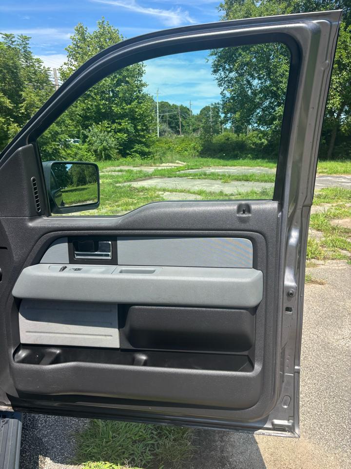 Ford F-150 XLT Reg. Cab Short Bed 2WD 2013
