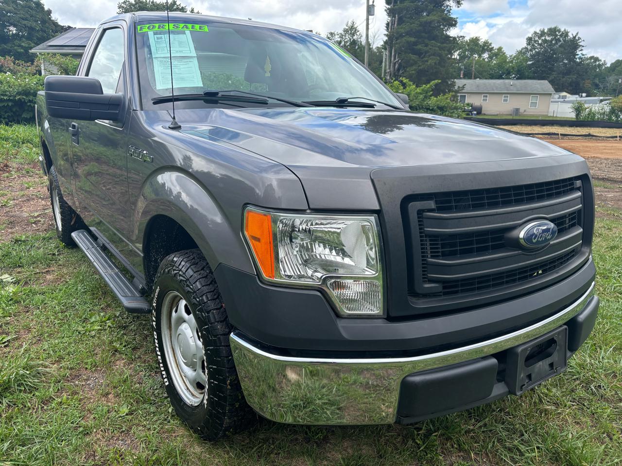 Ford F-150 XLT Reg. Cab Short Bed 2WD 2013