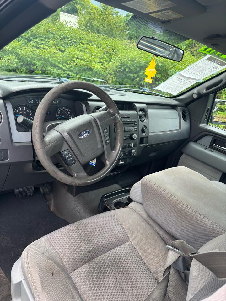 Ford F-150 XLT Reg. Cab Short Bed 2WD 2013