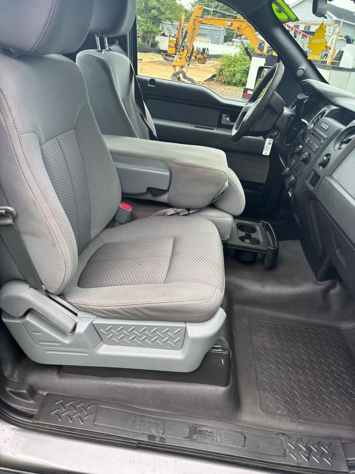 Ford F-150 XLT Reg. Cab Short Bed 2WD 2013