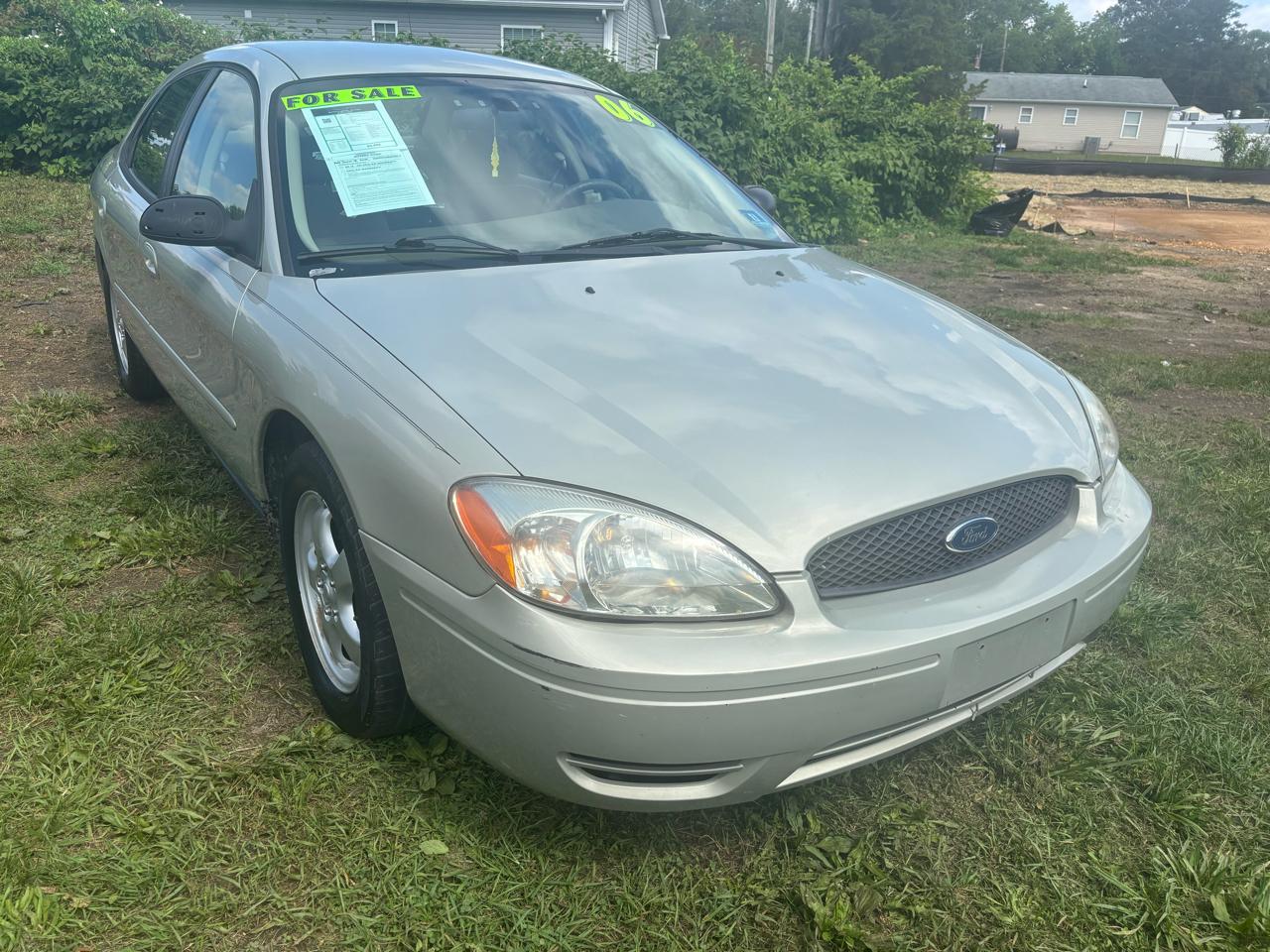 Ford Taurus 4dr Sdn SE 2006