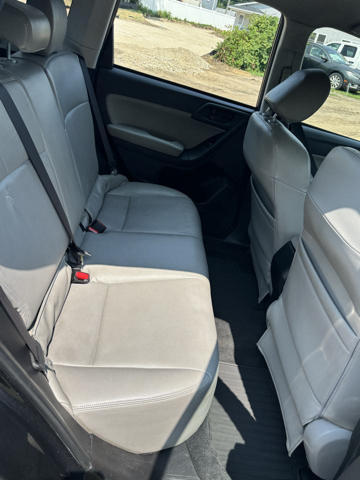 Subaru Forester 4dr CVT 2.5i PZEV 2015