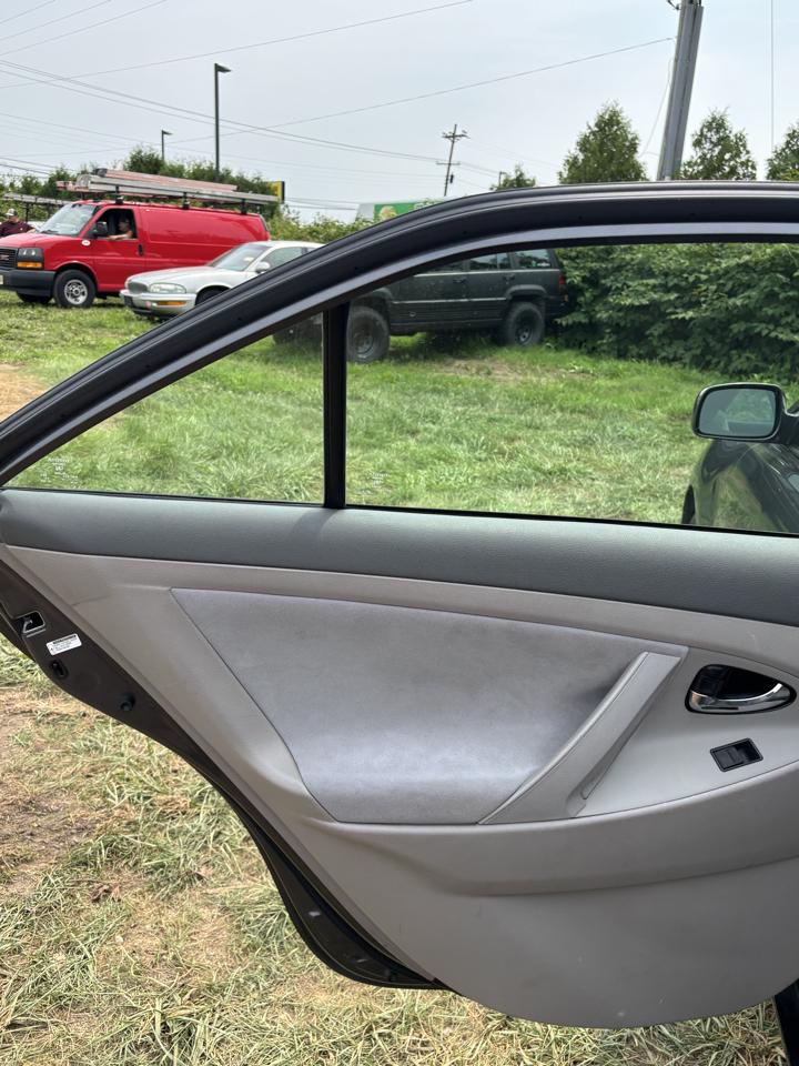 Toyota Camry 4dr Sdn I4 Man LE (Natl) 2008
