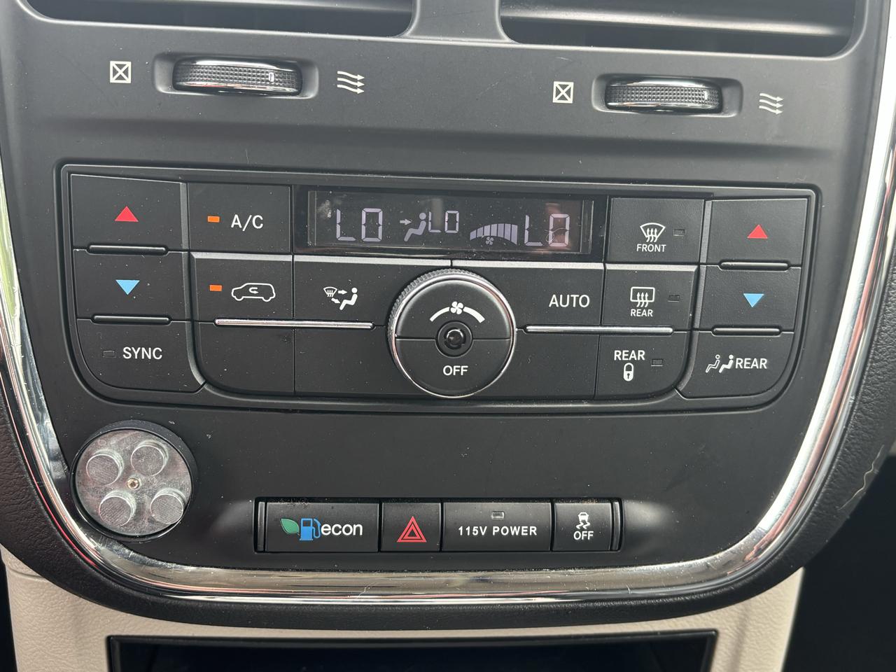 Chrysler Town & Country 4dr Wgn Touring 2016