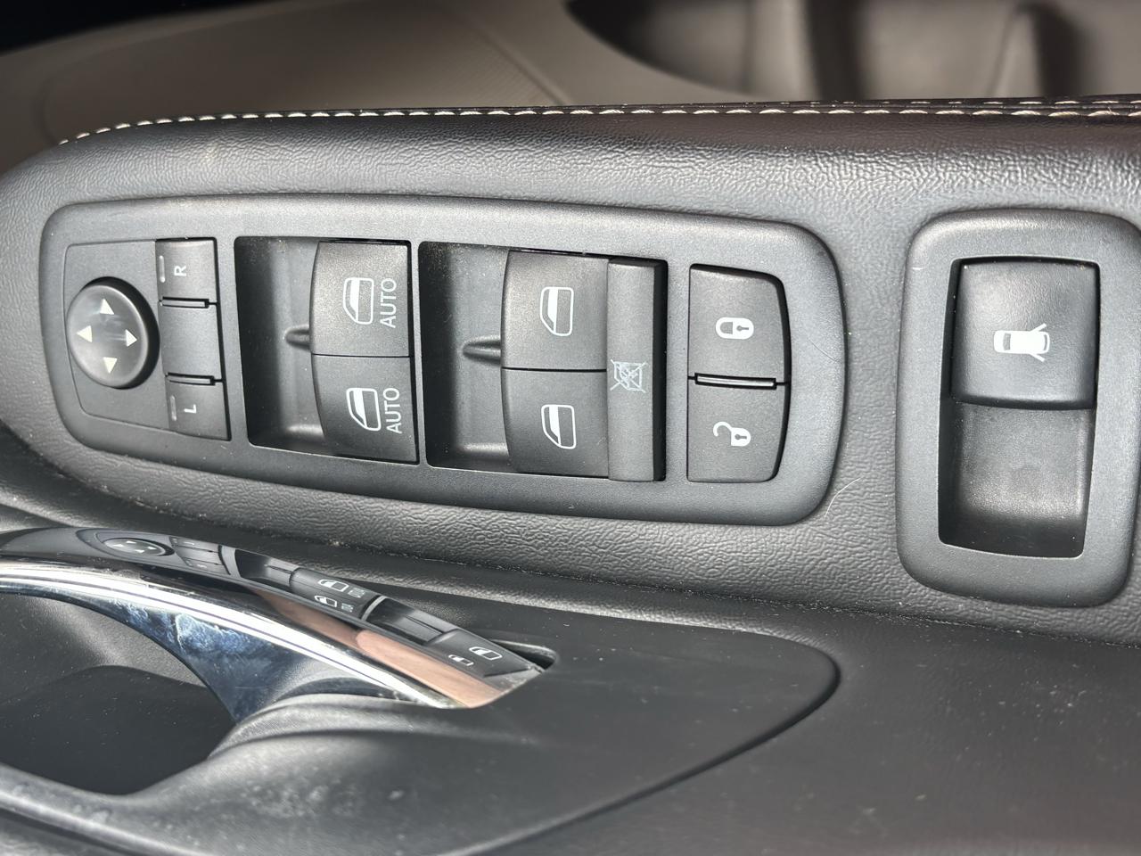 Chrysler Town & Country 4dr Wgn Touring 2016