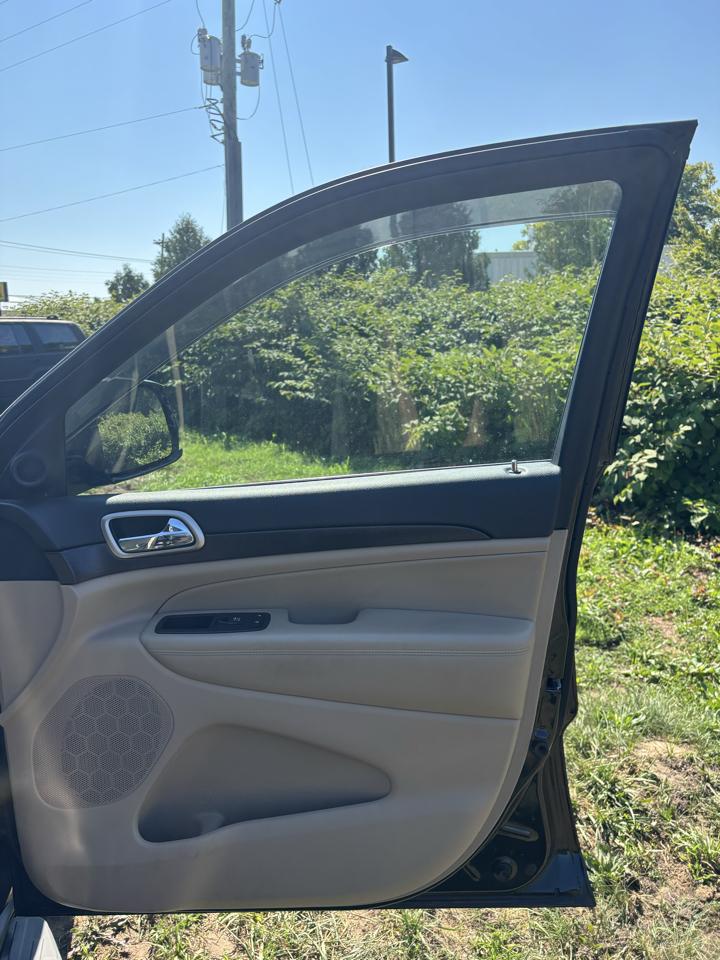 Jeep Grand Cherokee 4WD 4dr Laredo 2014