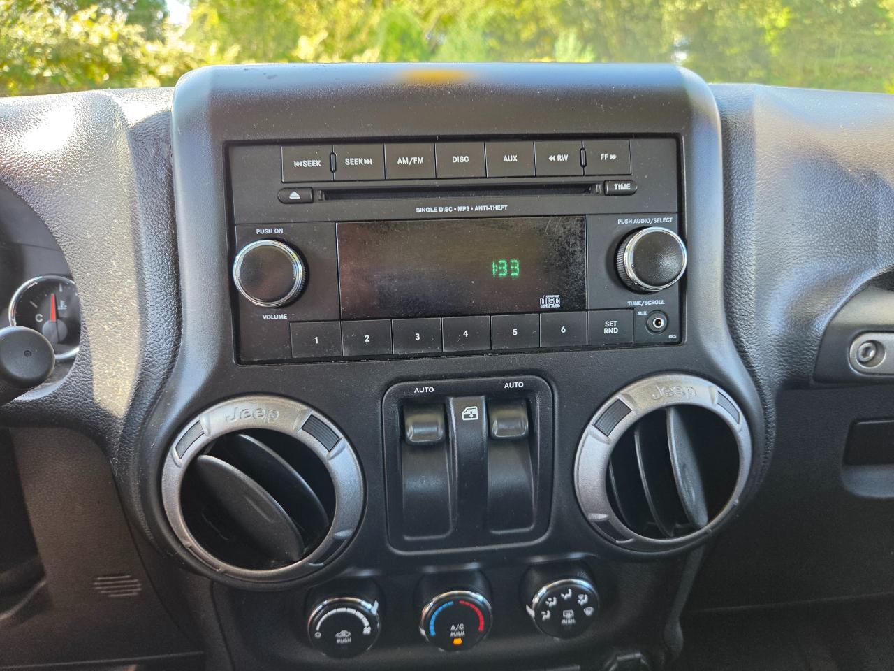 Jeep Wrangler 4WD 2dr Sport 2015