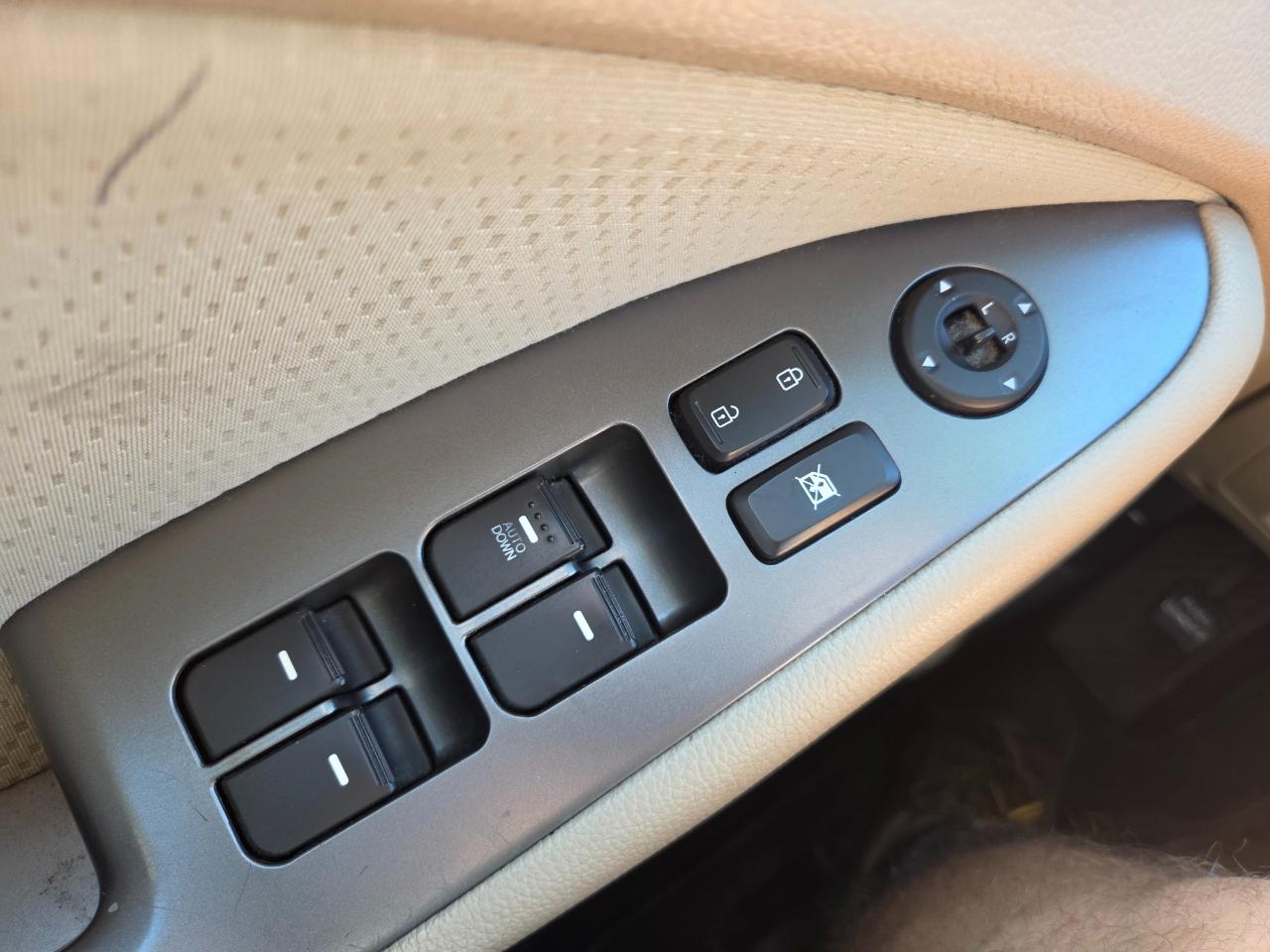 Kia Optima 4dr Sdn 2.4L Auto LX 2012