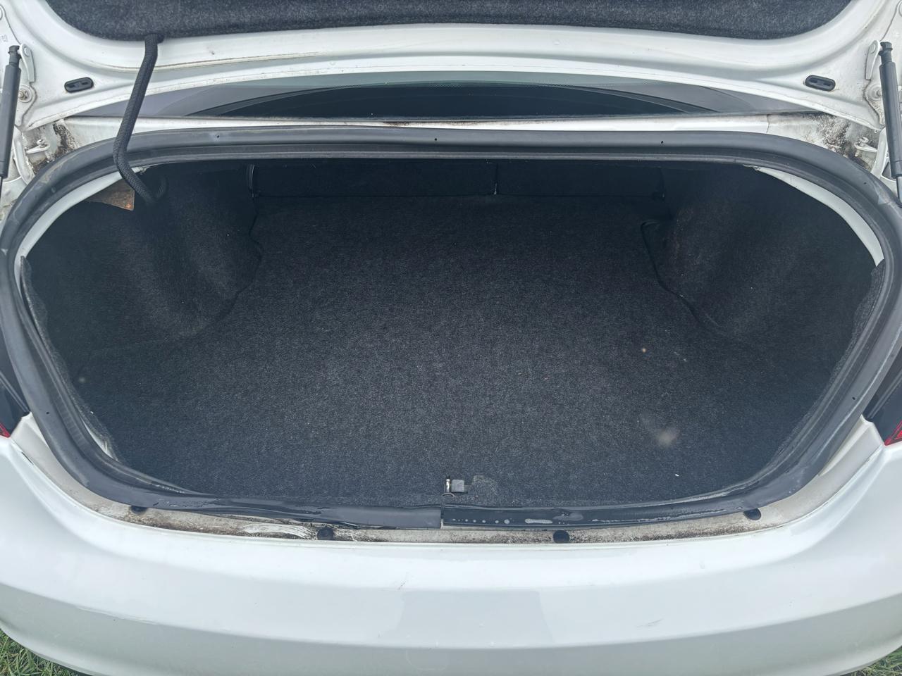 Chrysler 200 4dr Sdn Touring 2012