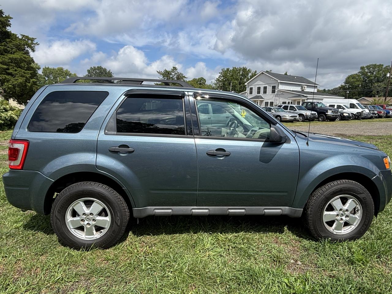 Ford Escape FWD 4dr XLT 2011