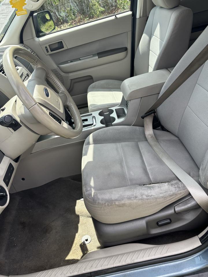 Ford Escape FWD 4dr XLT 2011
