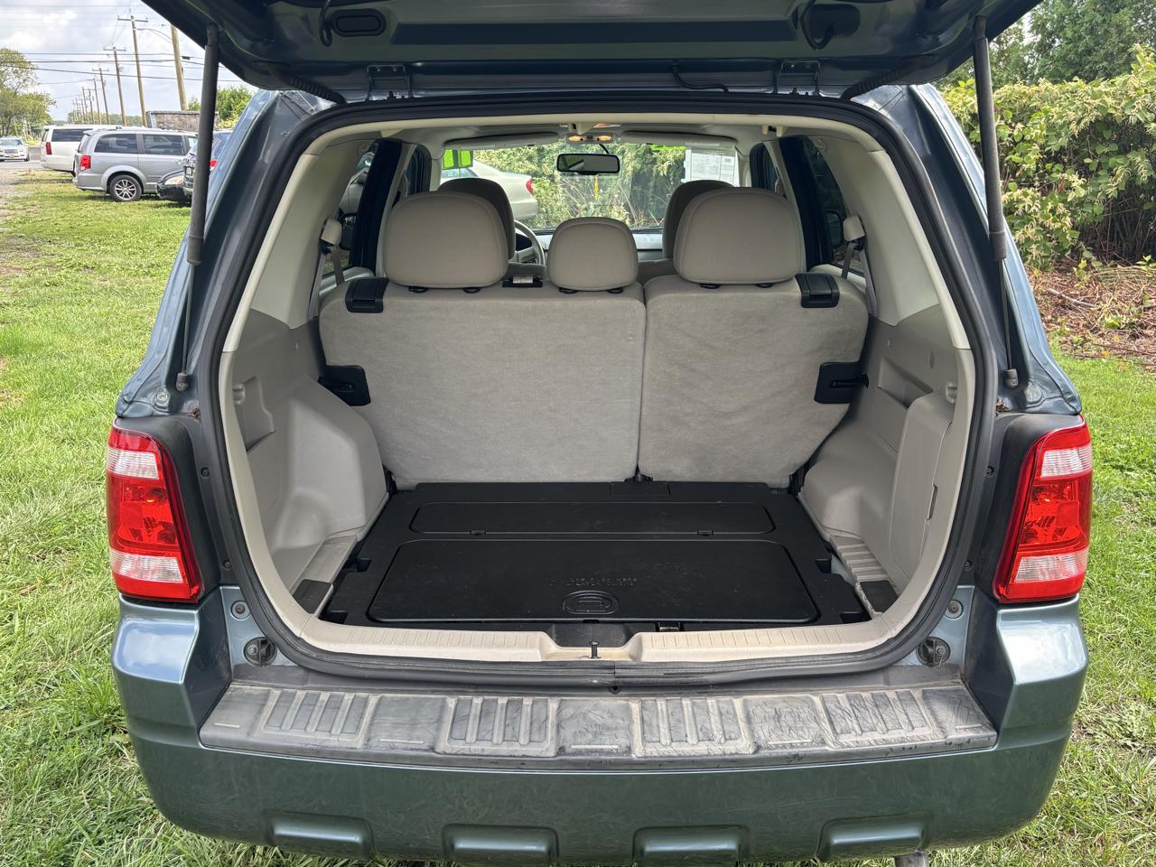 Ford Escape FWD 4dr XLT 2011