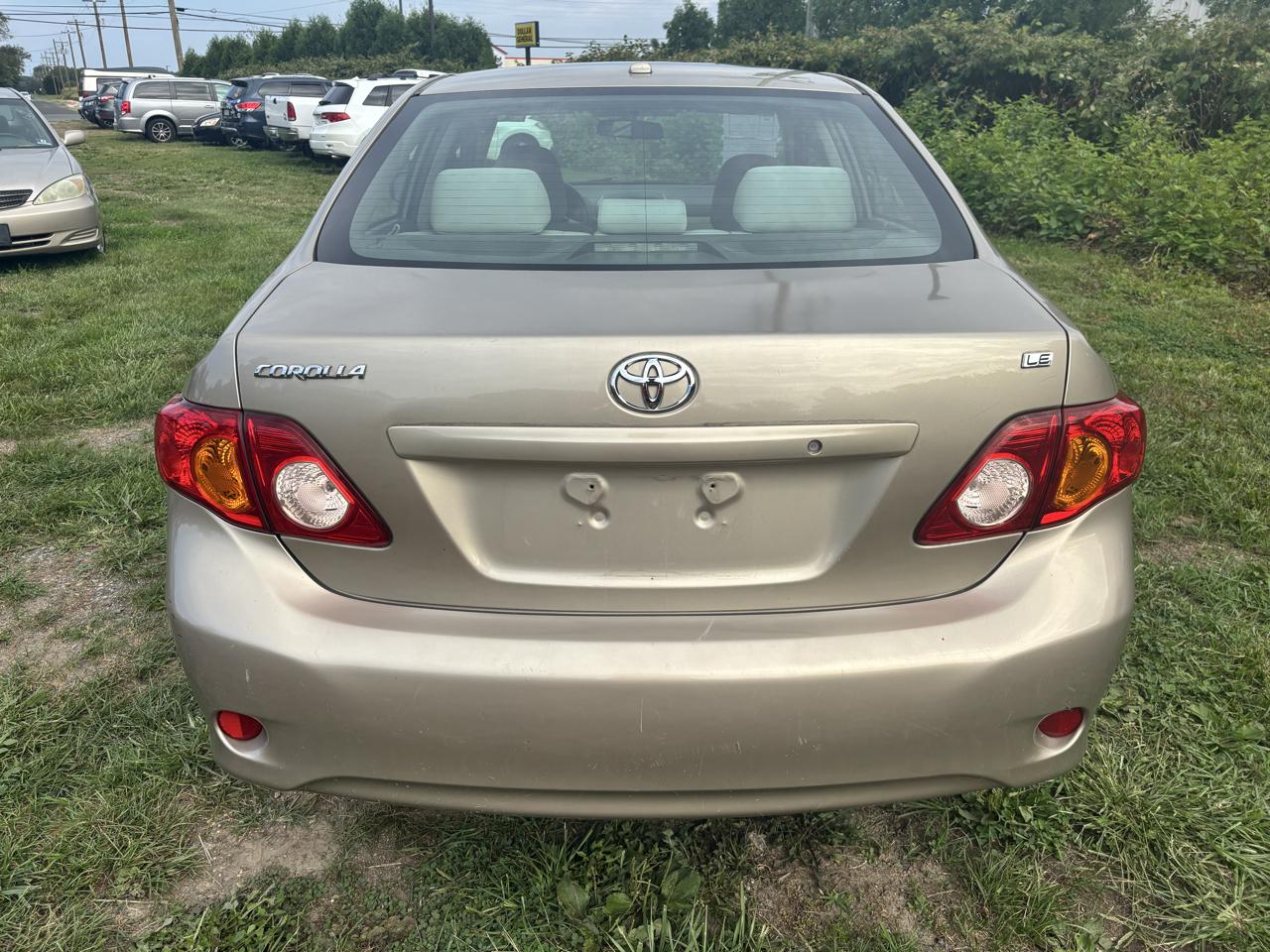 Toyota Corolla 4dr Sdn Man (Natl) 2010