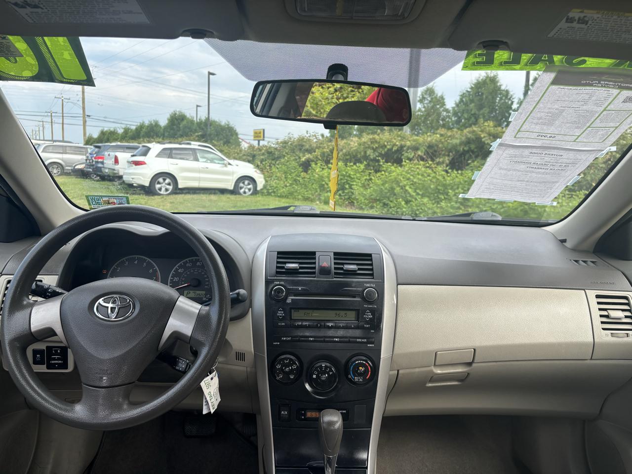 Toyota Corolla 4dr Sdn Man (Natl) 2010