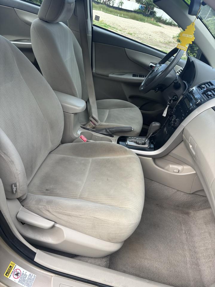 Toyota Corolla 4dr Sdn Man (Natl) 2010